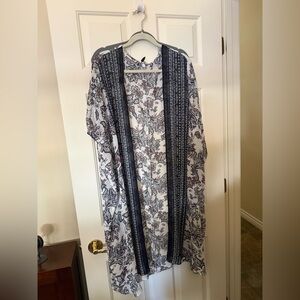 Lane Bryant Lightweight Paisley Duster Kimono in White and Navy